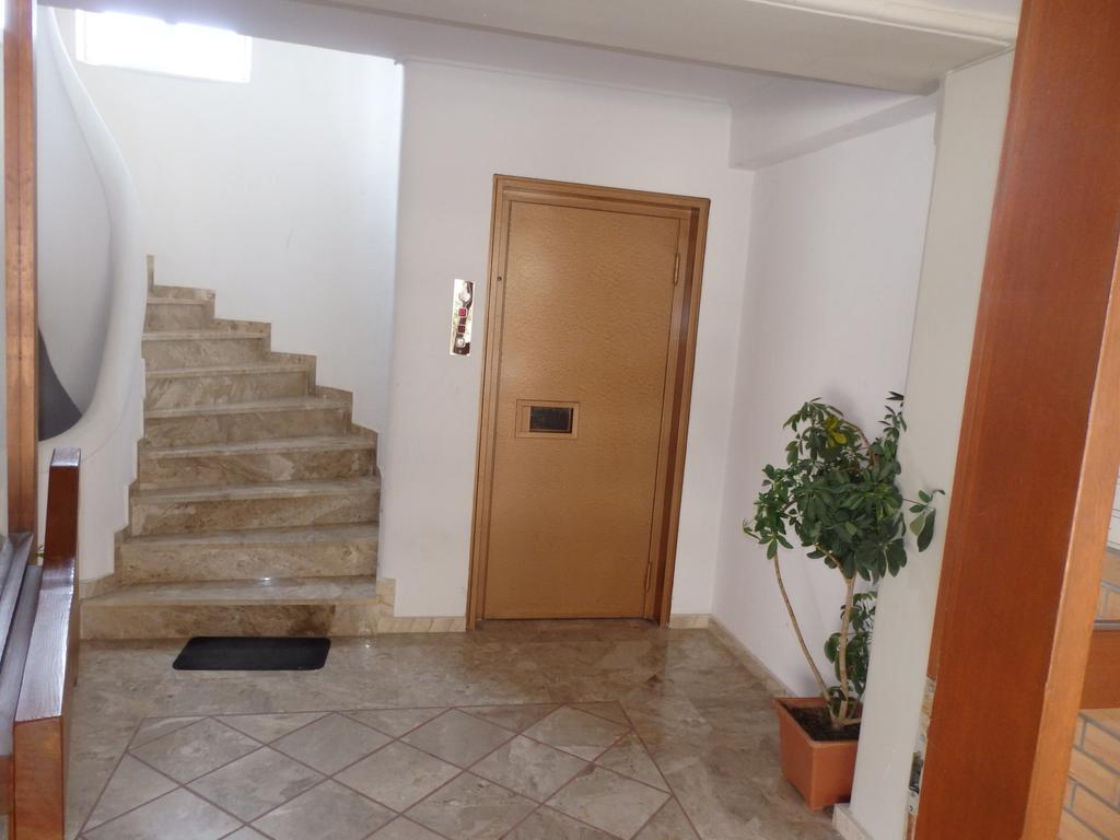 A&J Apartments Or Rooms Athens Airport Markopoulo Mesogaias Luaran gambar